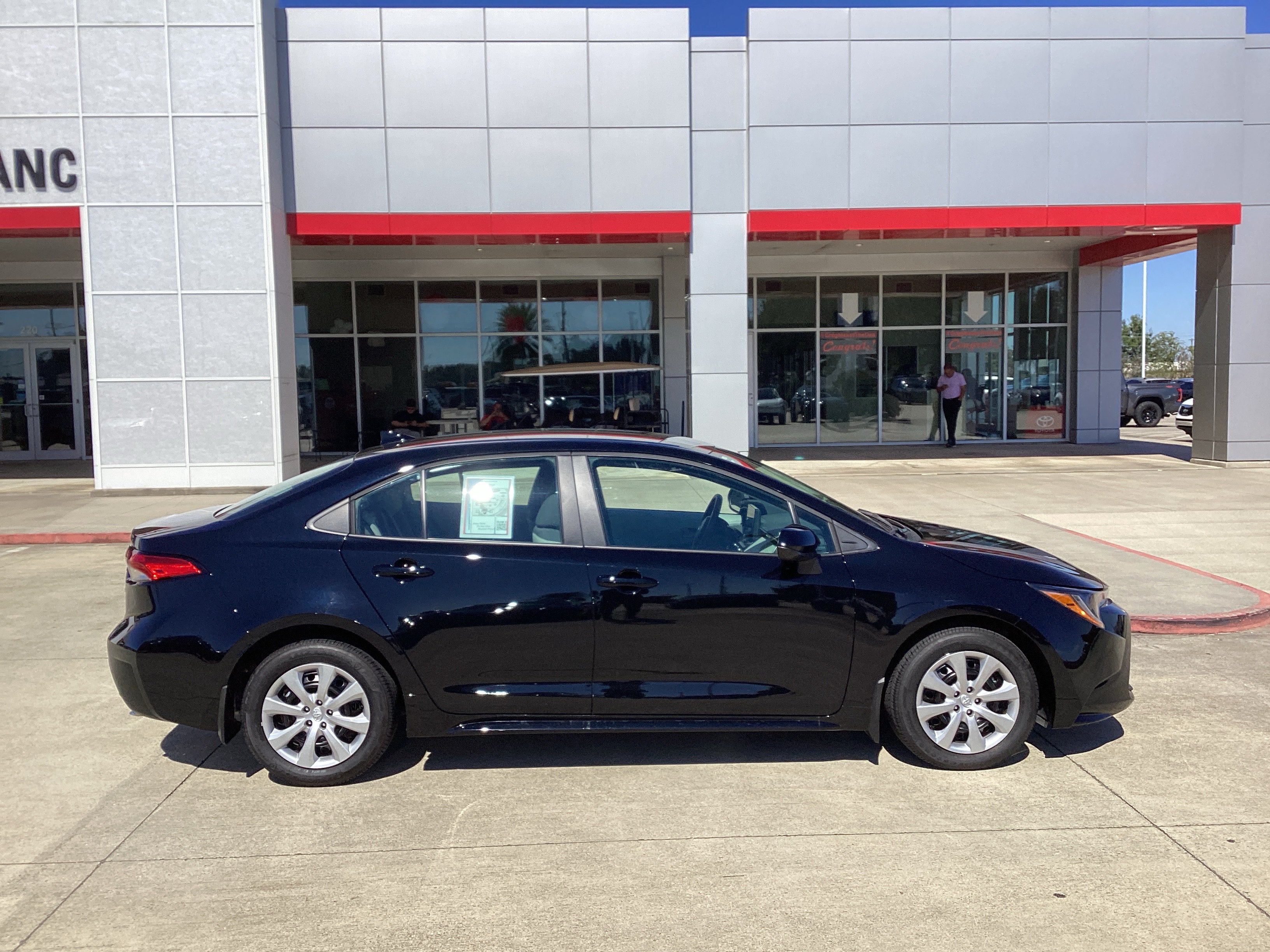 Used 2026 Toyota Corolla LE FWD image 8