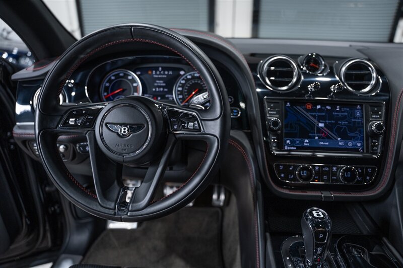 Used 2017 Bentley Bentayga AWD/4WD image 21