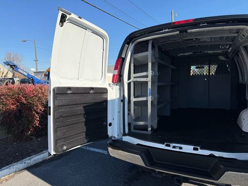 Used 2022 GMC Savana 2500 Regular Van 3D w/ Communications Package image 8