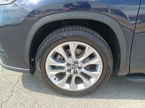 Used 2023 Toyota Highlander Limited image 10