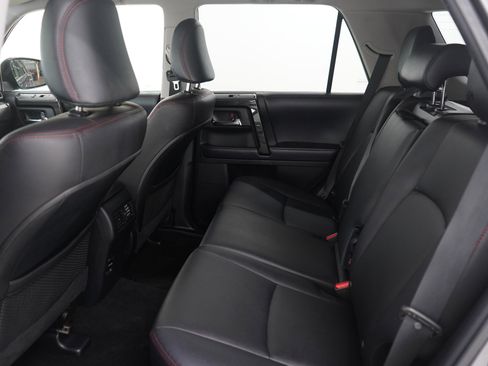 Used 2018 Toyota 4Runner TRD Off-Road Premium image 19