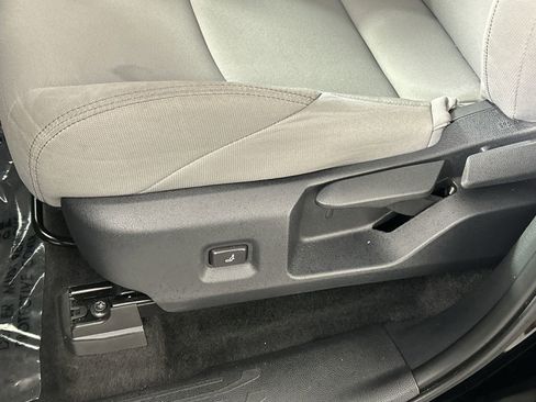 Used 2025 Toyota Tacoma SR5 image 19