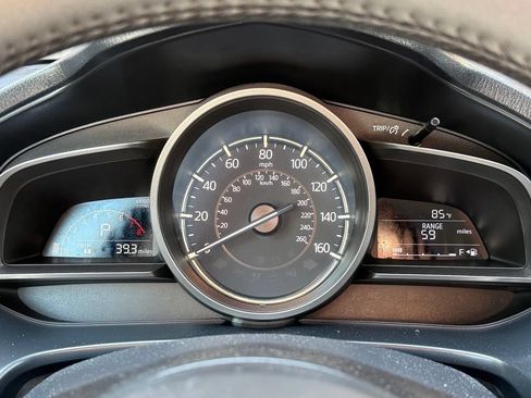 Used 2018 MAZDA MAZDA3 Touring FWD image 24