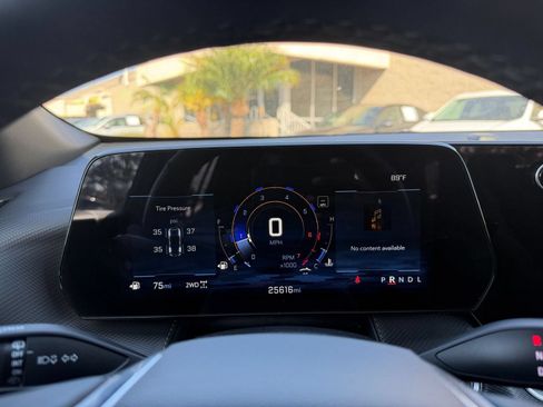 Used 2025 Chevrolet Equinox LT AWD/4WD image 41