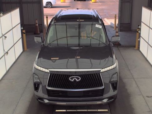 Certified 2025 INFINITI QX80 Luxe image 15