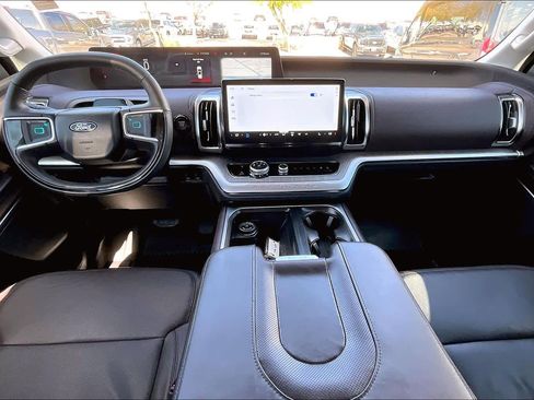 Certified 2025 Ford Expedition Platinum w/ Platinum Ultimate Package image 6