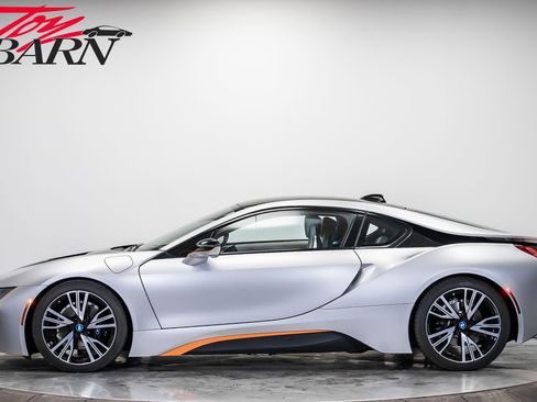 Used 2015 BMW i8 image 2