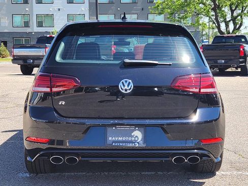 Used 2019 Volkswagen Golf R 4-Door image 9