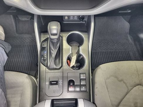 Used 2023 Toyota Highlander L FWD image 20