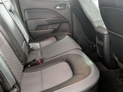 Used 2018 Chevrolet Colorado Z71 image 28