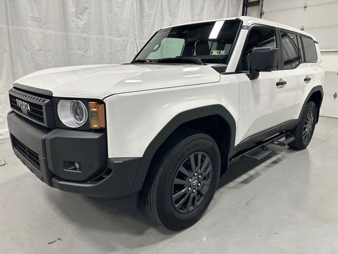 Used 2025 Toyota Land Cruiser 1958 image 3