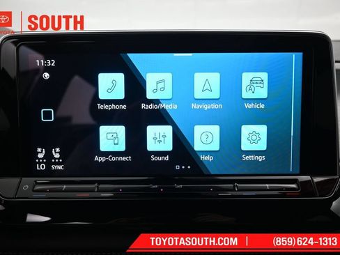 Used 2026 Volkswagen Atlas Cross Sport SE AWD/4WD image 16