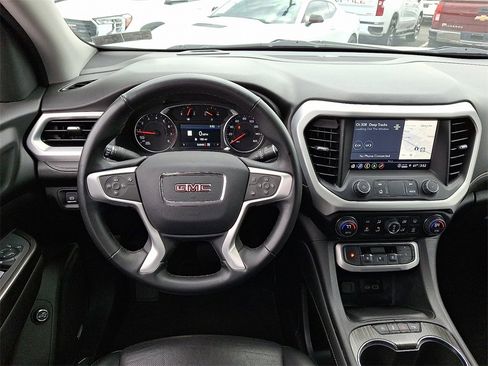 Certified 2023 GMC Acadia SLT image 13