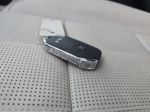 Used 2022 Kia Telluride EX w/ EX Premium Package image 38