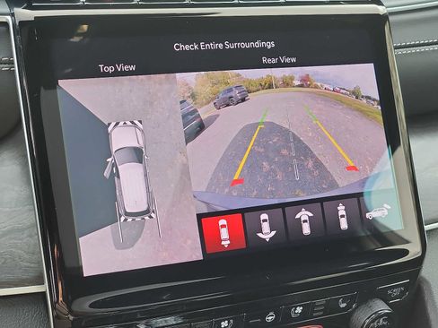 New 2025 Jeep Grand Cherokee Limited w/ Luxury Tech Group II image 15