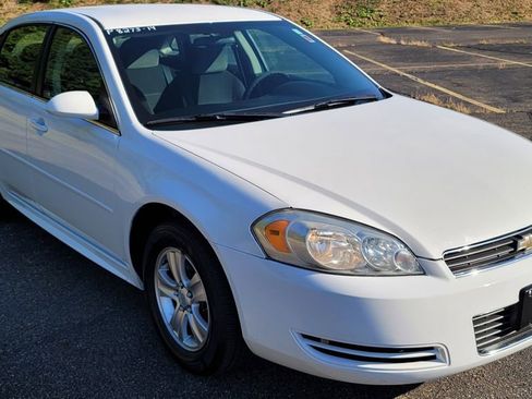 Used 2014 Chevrolet Impala Limited LS image 2