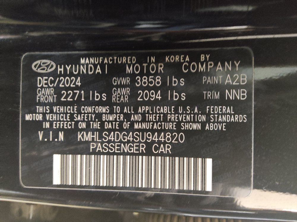 Used 2025 Hyundai Elantra SEL FWD image 33