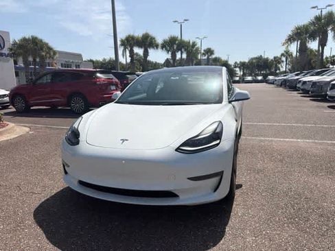 Used 2023 Tesla Model 3 Standard Range RWD image 4