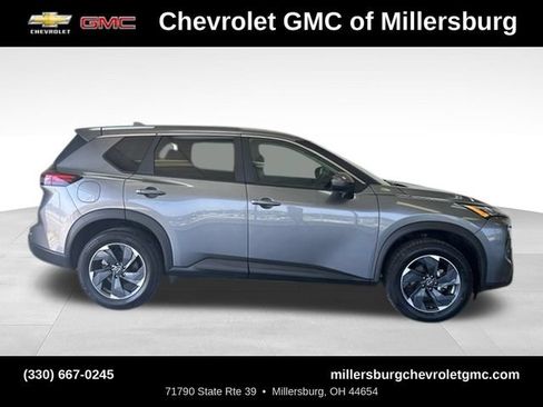 Used 2024 Nissan Rogue SV AWD/4WD image 3