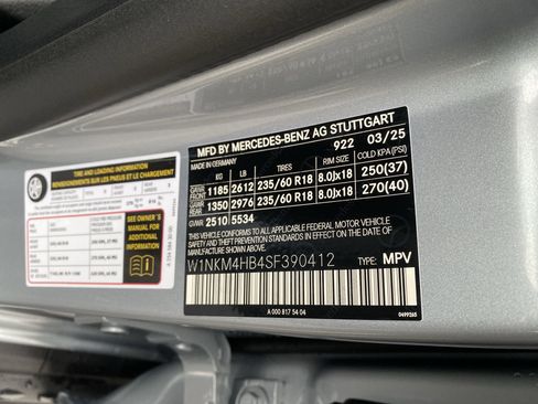 Used 2025 Mercedes-Benz GLC 300 4MATIC image 25