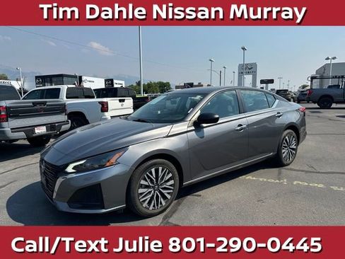 Used 2024 Nissan Altima 2.5 SV AWD/4WD image 6
