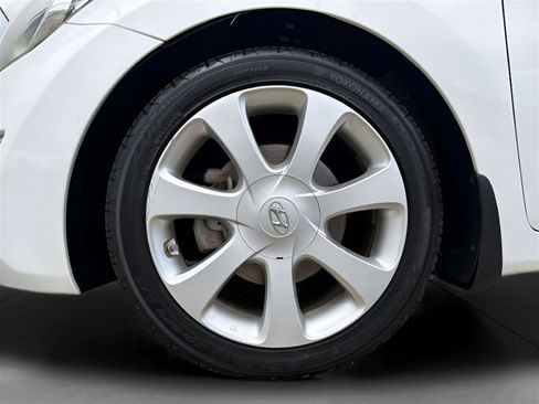 Used 2013 Hyundai Elantra Limited w/ Technology Pkg FWD image 29