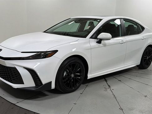 Used 2026 Toyota Camry SE w/ Multimedia Upgrade Package image 1