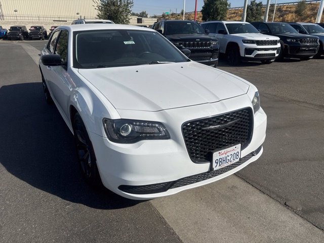 Used 2022 Chrysler 300 Touring w/ Sport Appearance Package RWD image 8