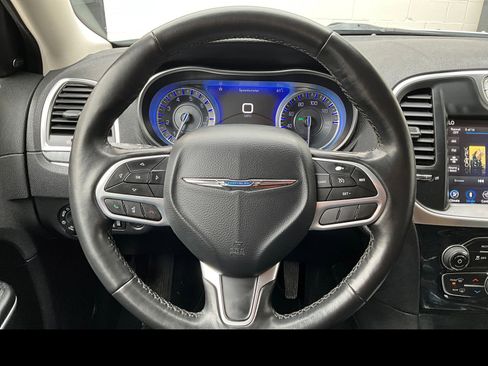 Used 2021 Chrysler 300 Touring L AWD/4WD image 3