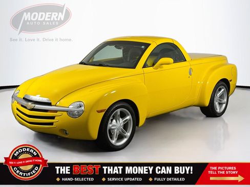Used 2004 Chevrolet SSR RWD image 1