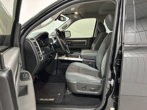 Used 2018 RAM 1500 Big Horn AWD/4WD image 4