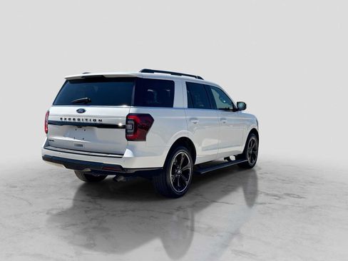 Used 2024 Ford Expedition Limited AWD/4WD image 6