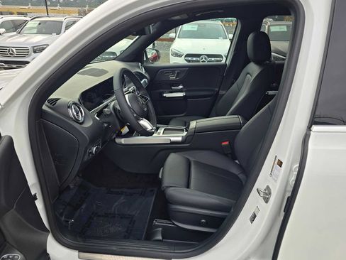 Used 2026 Mercedes-Benz GLB 250 4MATIC image 23