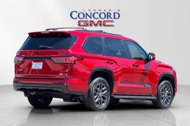 Used 2024 Toyota Sequoia Platinum AWD/4WD image 4