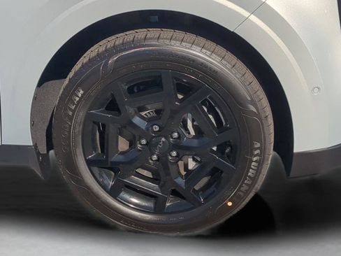 New 2026 Kia Carnival SX image 9