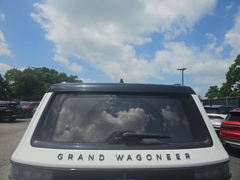 Used 2023 Jeep Grand Wagoneer Series III w/ Rear Seat Video Group 1 AWD/4WD image 7