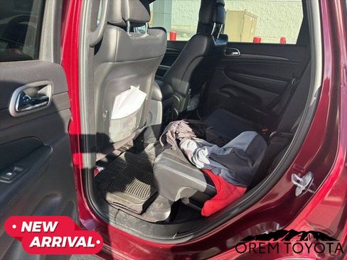 Used 2018 Jeep Grand Cherokee Altitude image 17