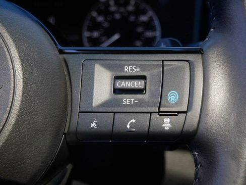 Used 2023 Nissan Rogue SL image 29