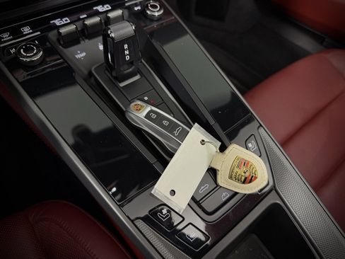 Used 2020 Porsche 911 Carrera 4S image 30