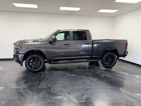 Used 2025 RAM 2500 Big Horn AWD/4WD image 3