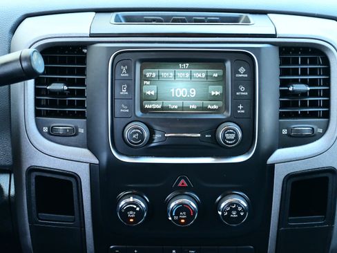 Used 2018 RAM 3500 Tradesman w/ Chrome Appearance Group AWD/4WD image 19