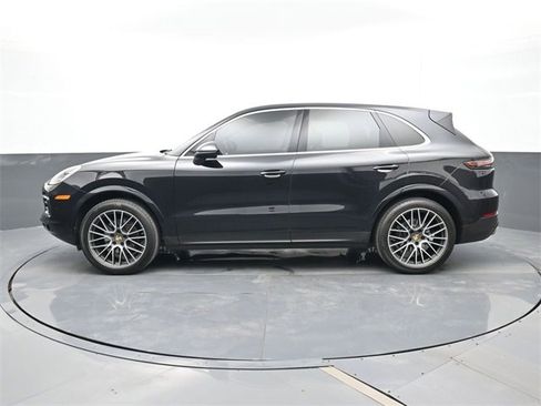 Used 2020 Porsche Cayenne image 2