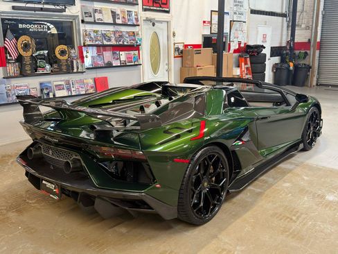 Used 2021 Lamborghini Aventador SVJ AWD/4WD image 6
