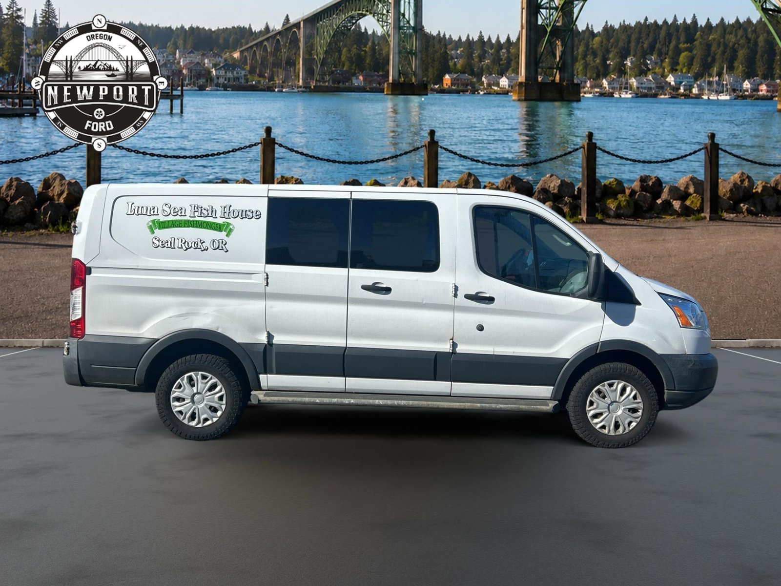 Used 2018 Ford Transit 250 130 Low Roof w/ Exterior Upgrade Package RWD image 10