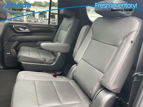 Used 2023 Chevrolet Suburban Z71 w/ Luxury Package AWD/4WD image 15