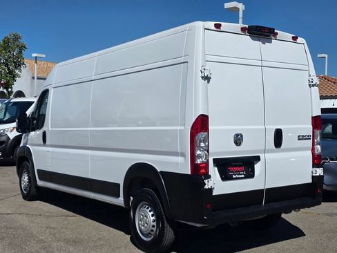 Used 2025 RAM ProMaster 2500 w/ Convenience Group FWD image 6
