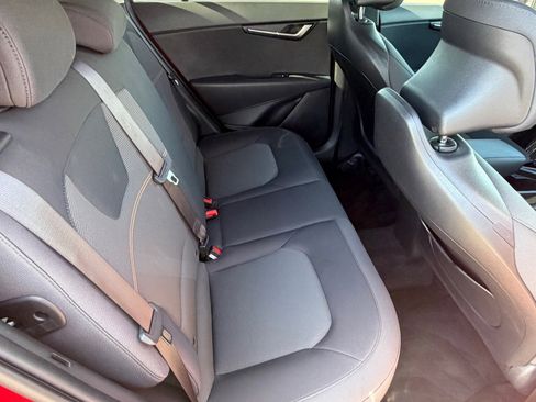 Used 2024 Kia Niro LX image 15