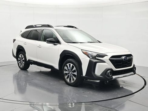 Used 2025 Subaru Outback Limited AWD/4WD image 3