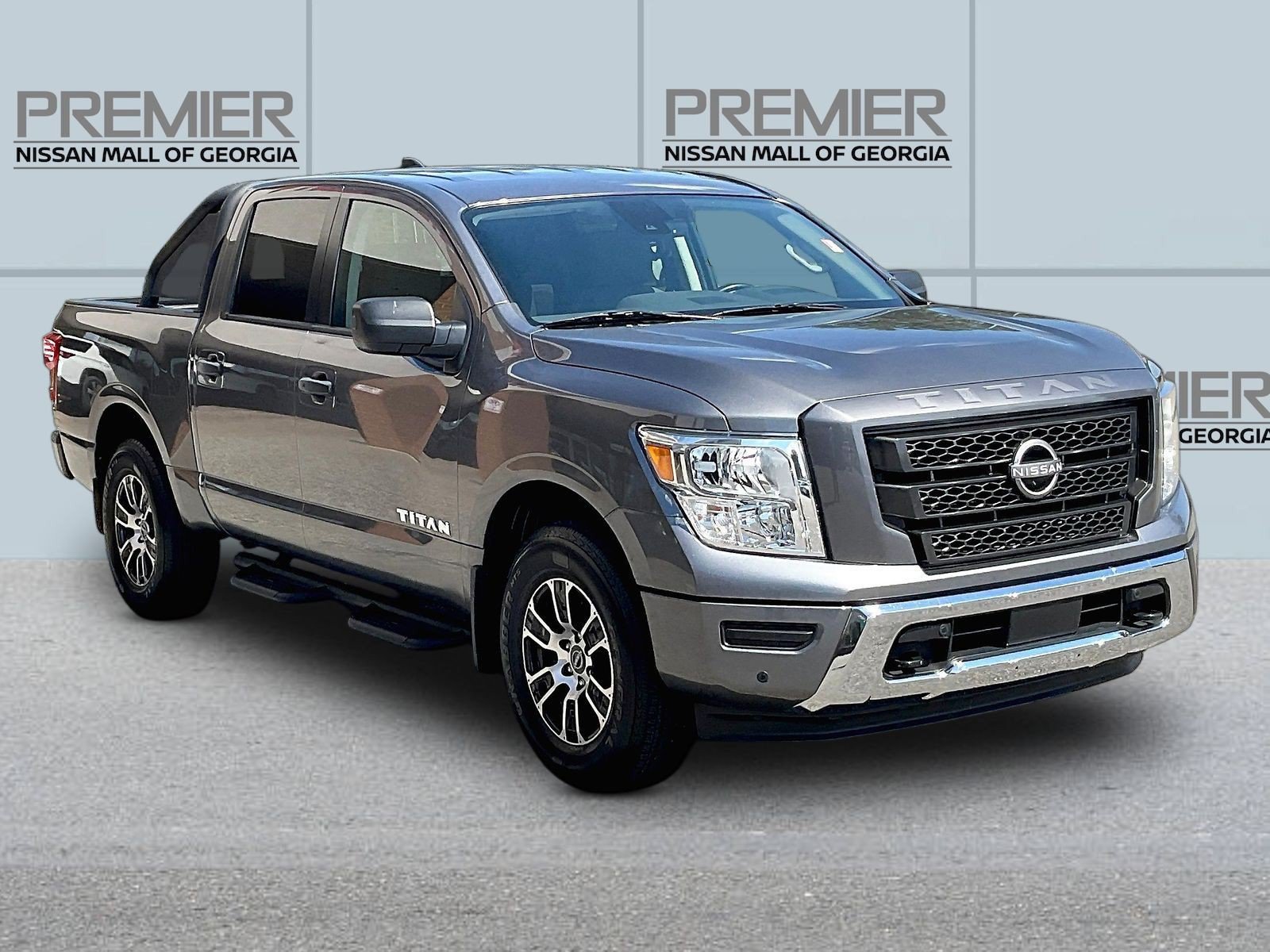 Certified 2024 Nissan Titan SV w/ SV Convenience Package AWD/4WD image 3