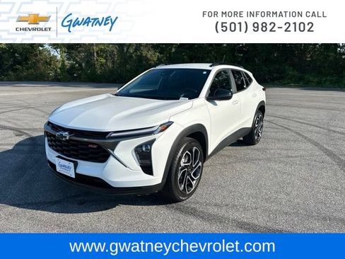 Used 2024 Chevrolet Trax RS w/ Driver Confidence Package FWD image 1